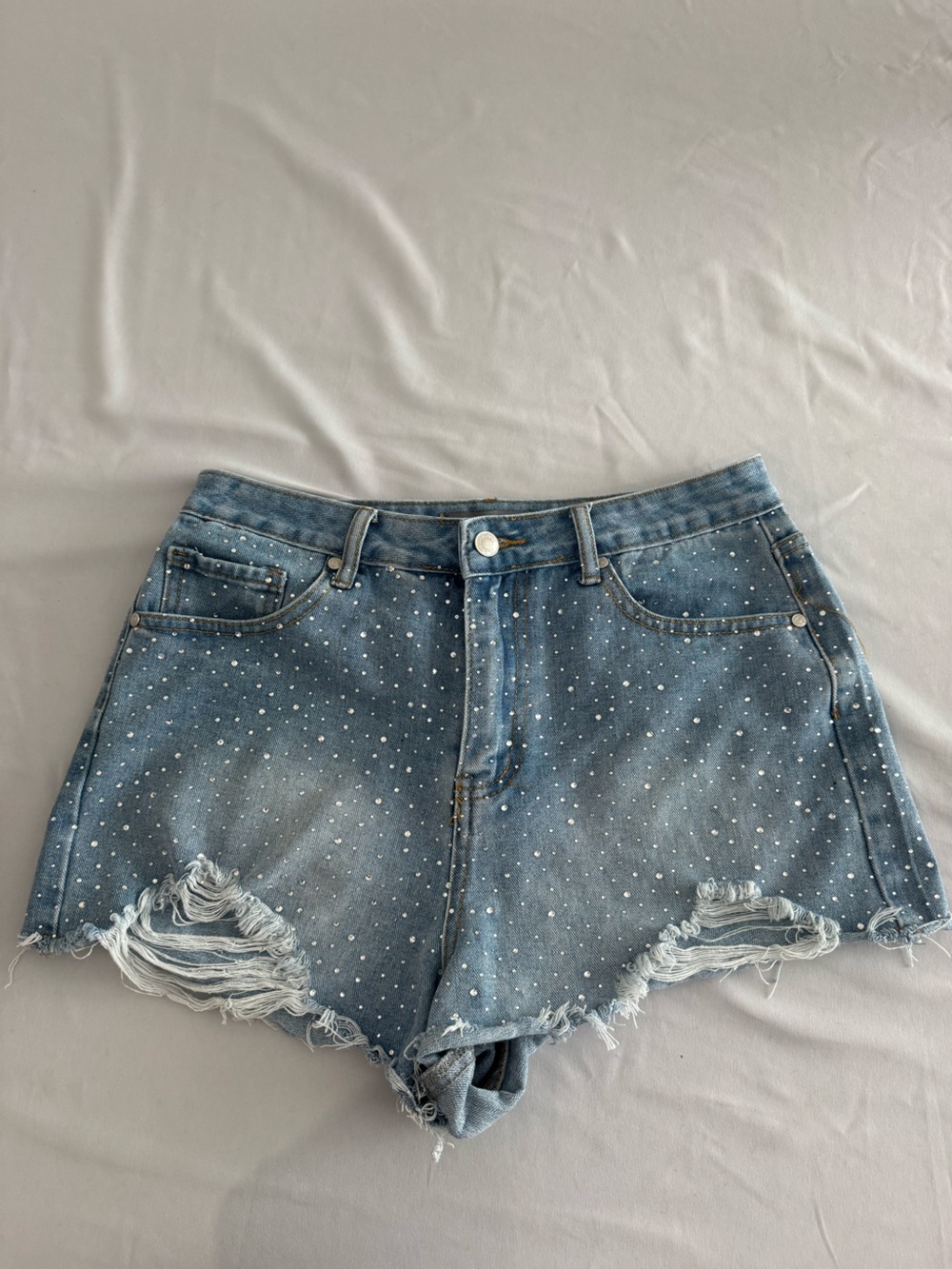 Cali 1850 High Waist Rhinestone Embellishment Cut Off Shorts Size 9 - Picture 3 of 8